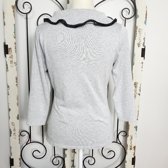 Red ruffled knit top small - Picture 3 of 9